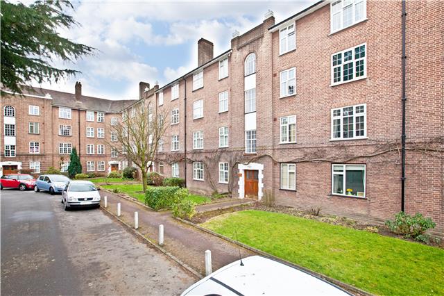  Image of 2 Bedroom Ground Flat  For Sale at Birkenhead Avenue, Kingston upon Thames, KT2